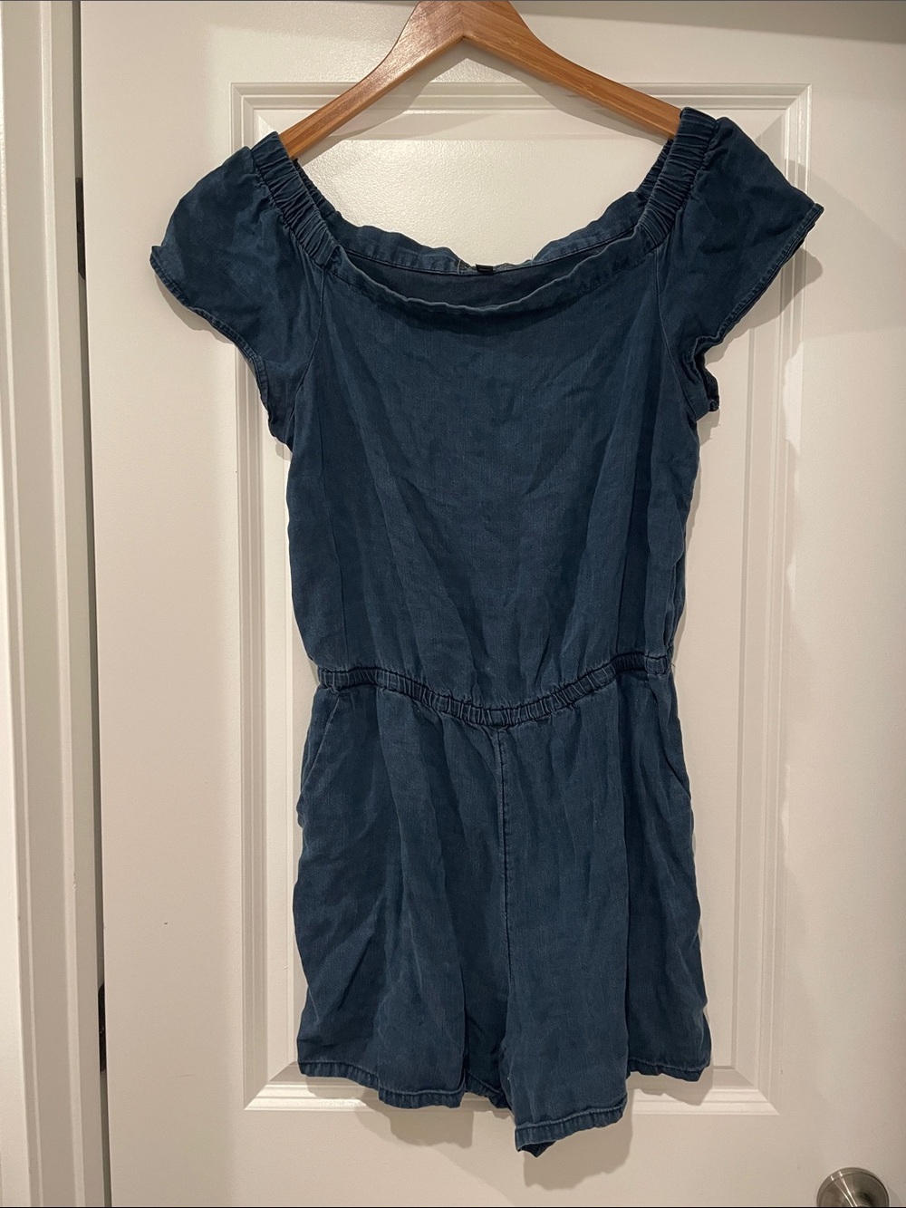 Banana republic dark blue chambray off-the-shoulder short romper medium